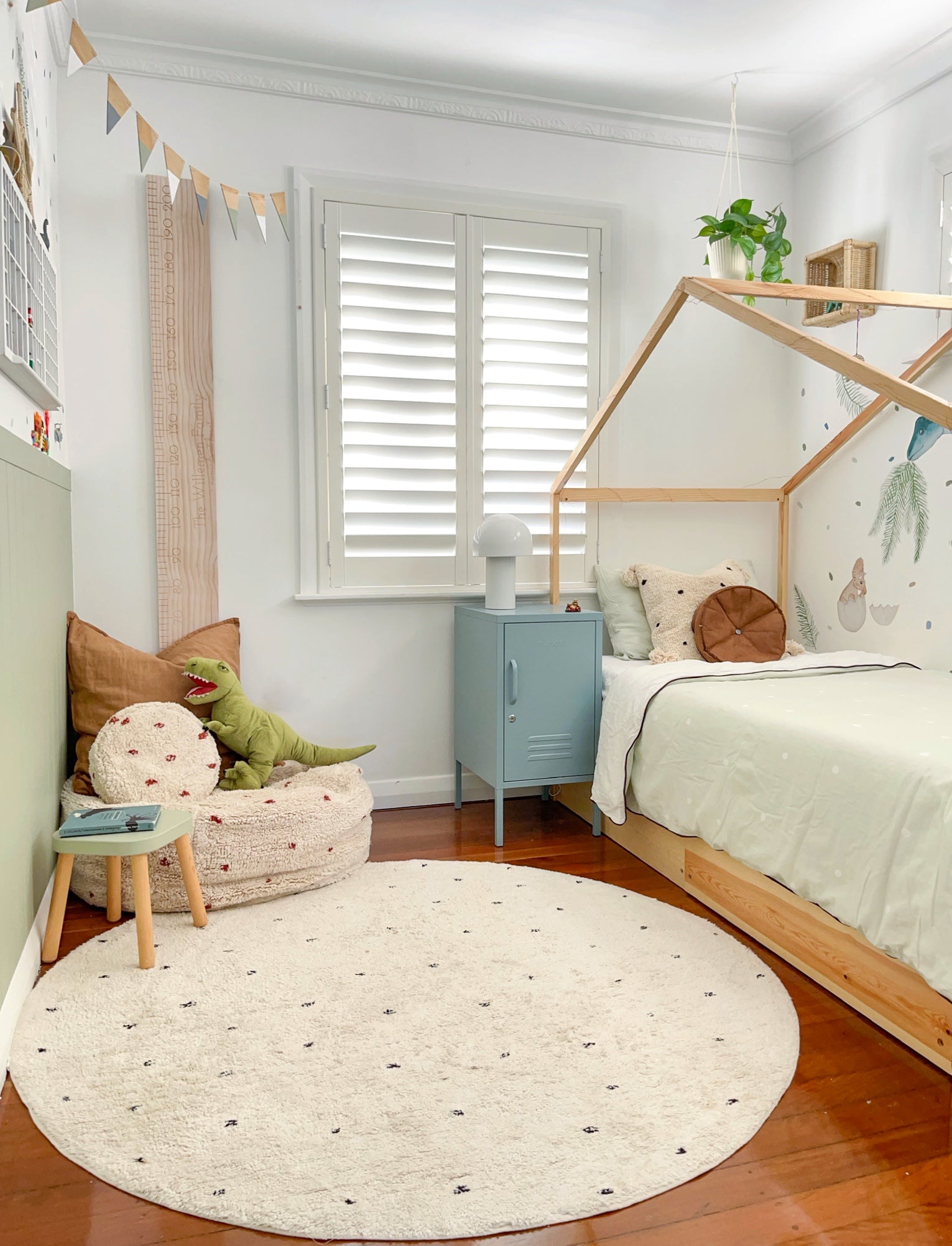 Black Dot Rug - Round