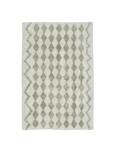 Natural rug with taupe diamond details