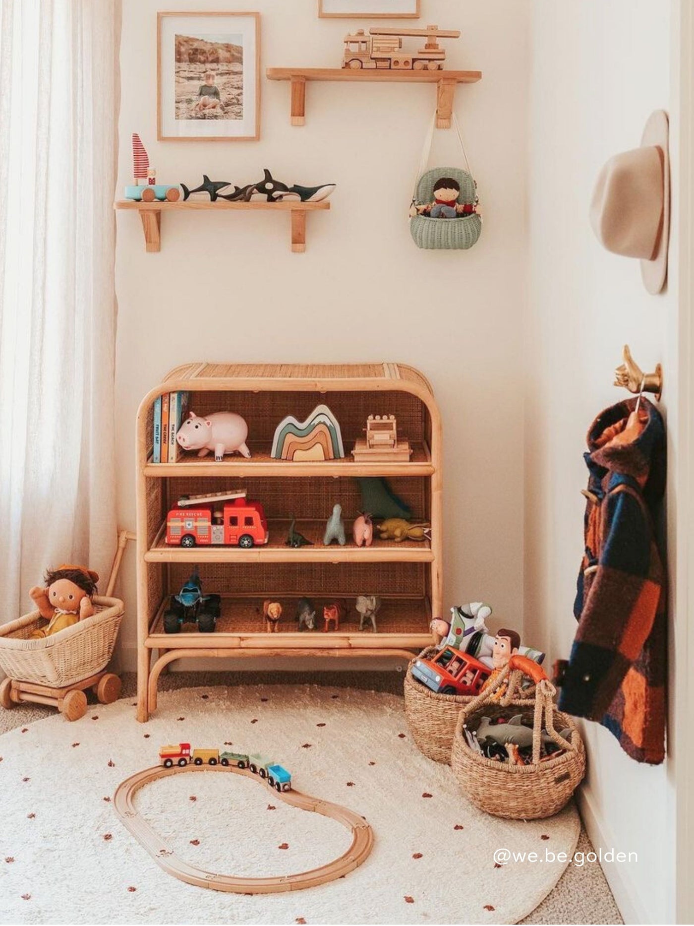 Rust Brown Dot Rug - Round