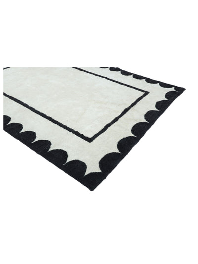 Black Scallop Rug