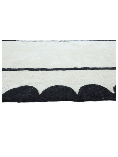 Black Scallop Rug